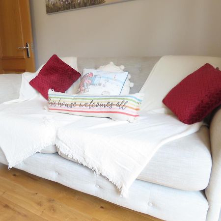 Entire Seaside Luxury Home With On Site Parking! Poole Eksteriør billede