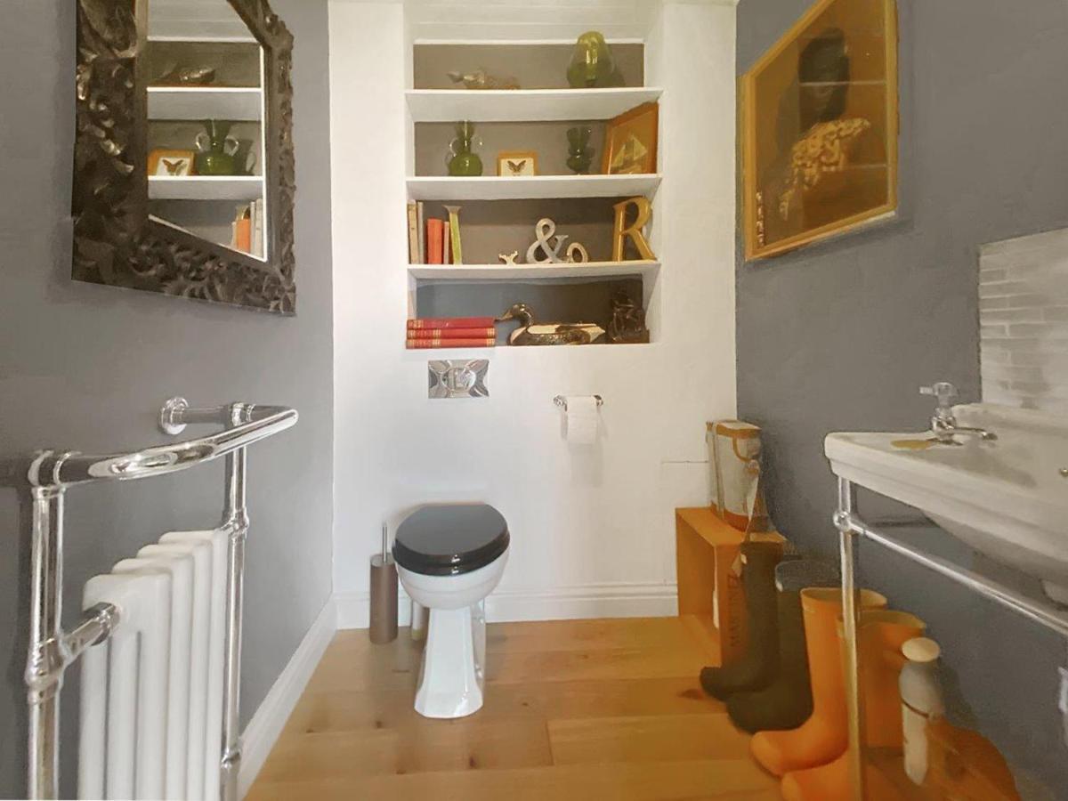 Entire Seaside Luxury Home With On Site Parking! Poole Eksteriør billede