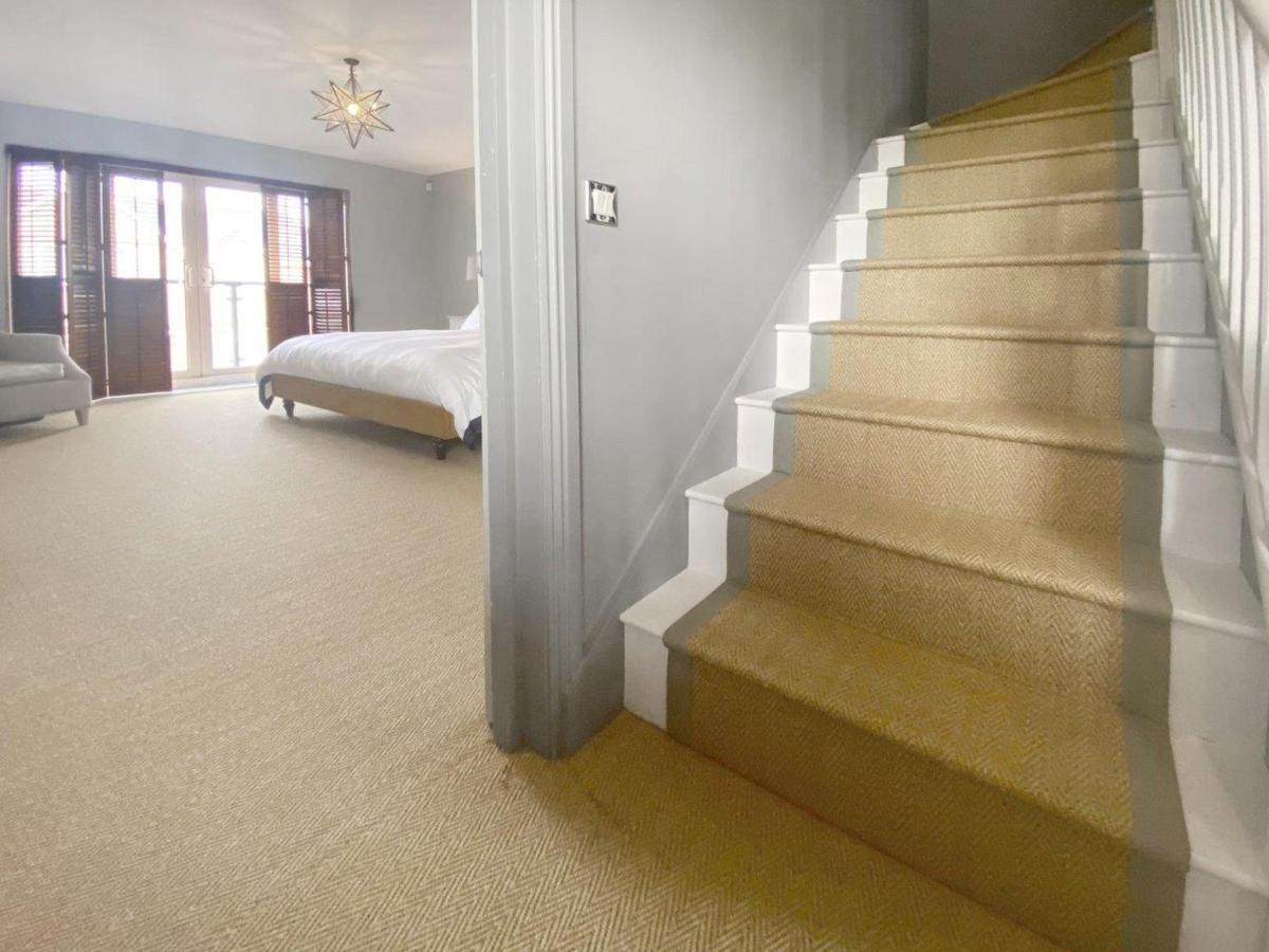 Entire Seaside Luxury Home With On Site Parking! Poole Eksteriør billede