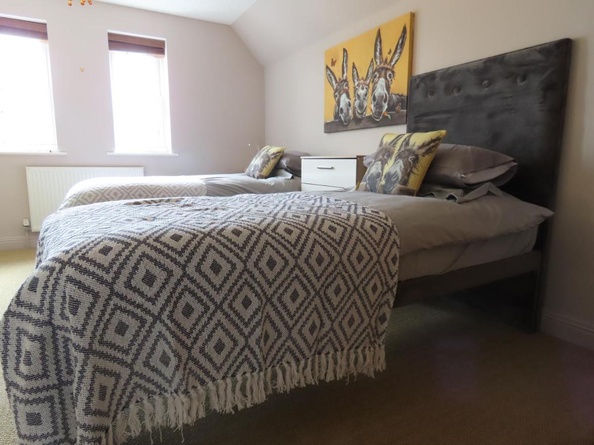 Entire Seaside Luxury Home With On Site Parking! Poole Eksteriør billede