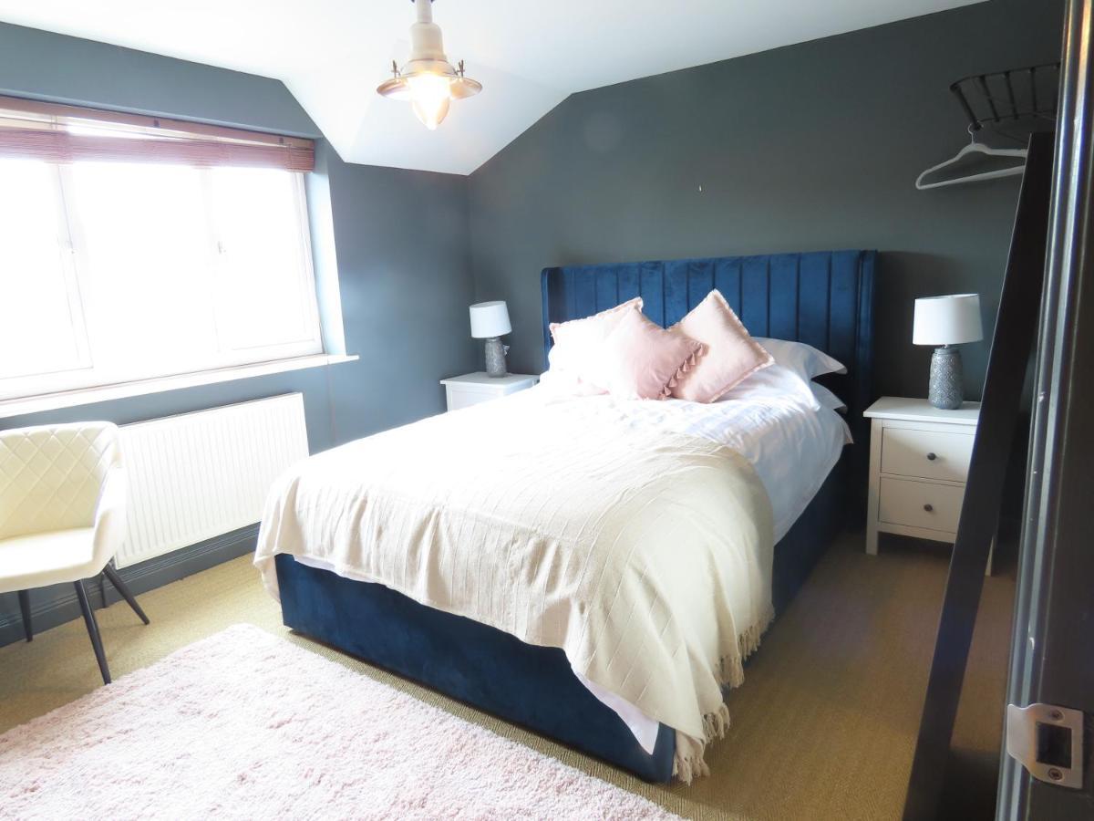 Entire Seaside Luxury Home With On Site Parking! Poole Eksteriør billede