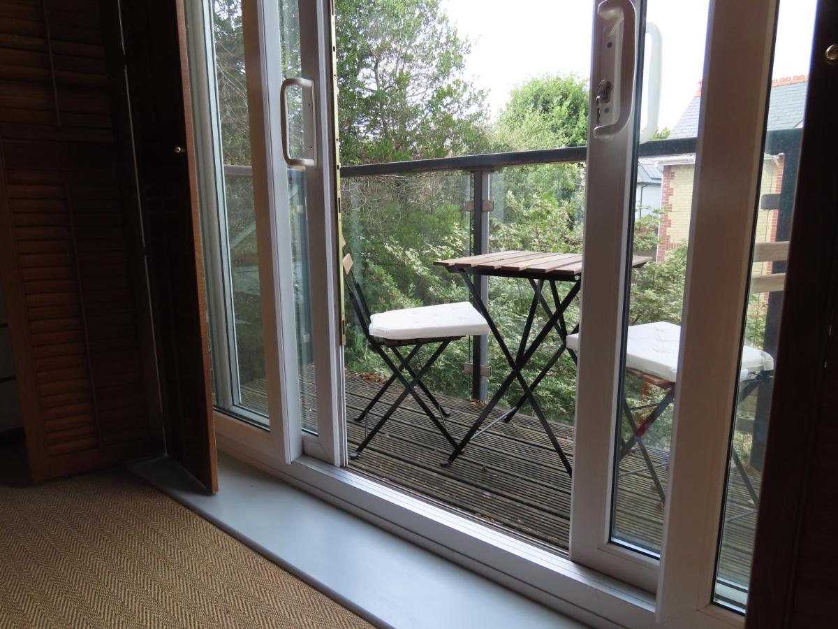 Entire Seaside Luxury Home With On Site Parking! Poole Eksteriør billede