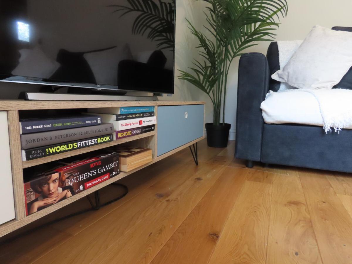Entire Seaside Luxury Home With On Site Parking! Poole Eksteriør billede